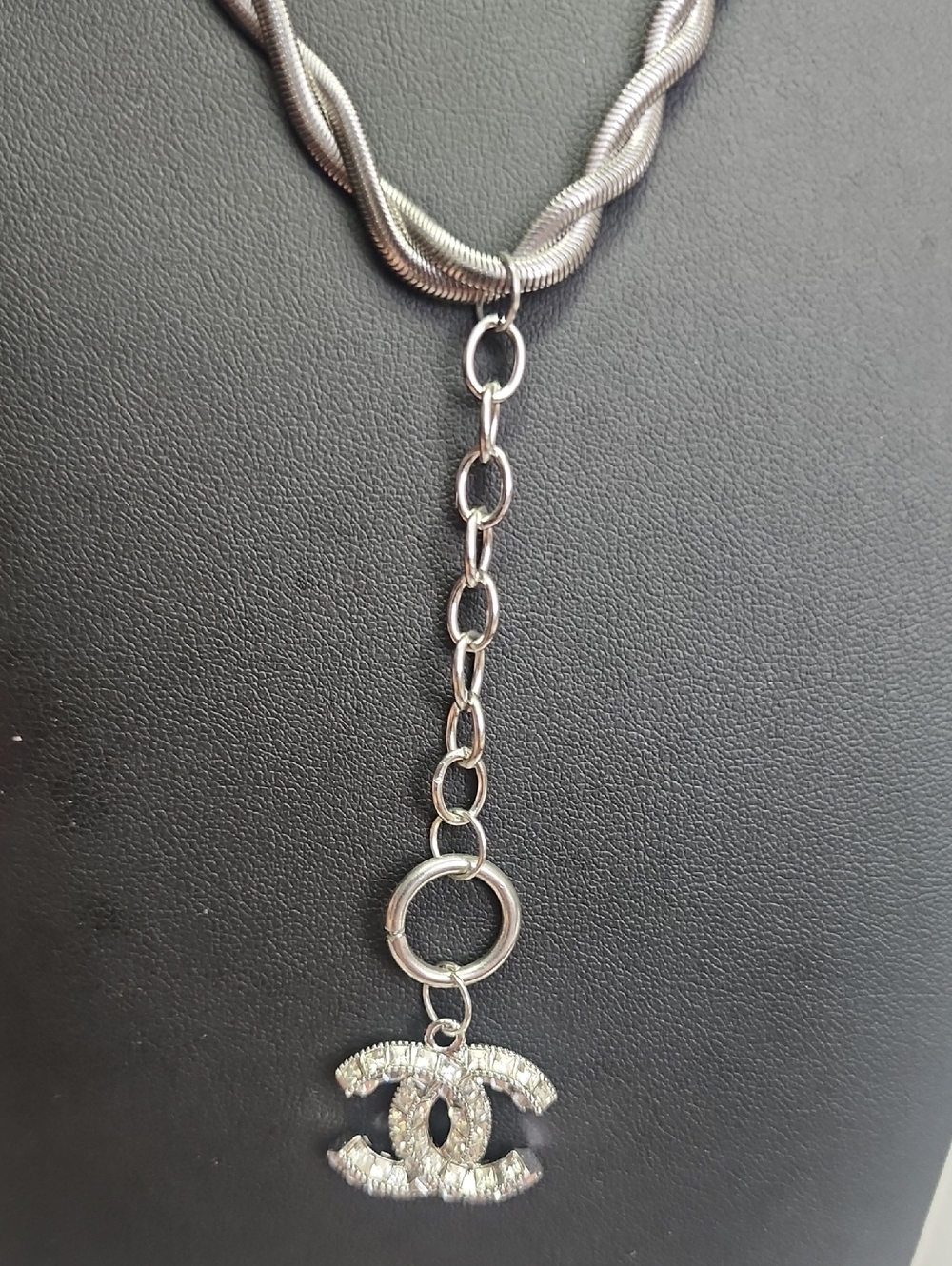 Twisted Herringbone Sparkly C necklace